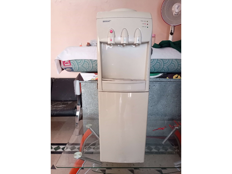 Orient water dispancer